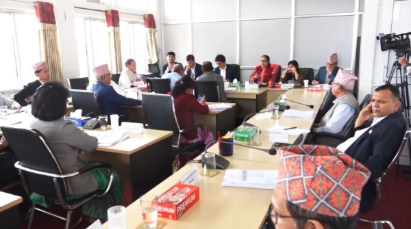 उमेरहदबारे बाध्यताबस सरकार पछि हटेपछि विधायन समितिबाट बल्ल पारित भयो निजामती सेवा विधेयक